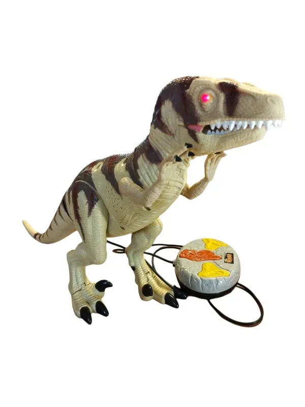 Dinosaure avec sa télécommande