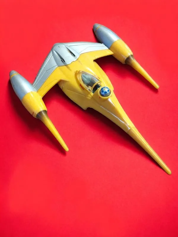Vaisseau Star Wars jaune, action fleet